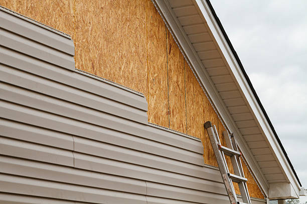 Professional Wood Siding technician working in Amherst, VA